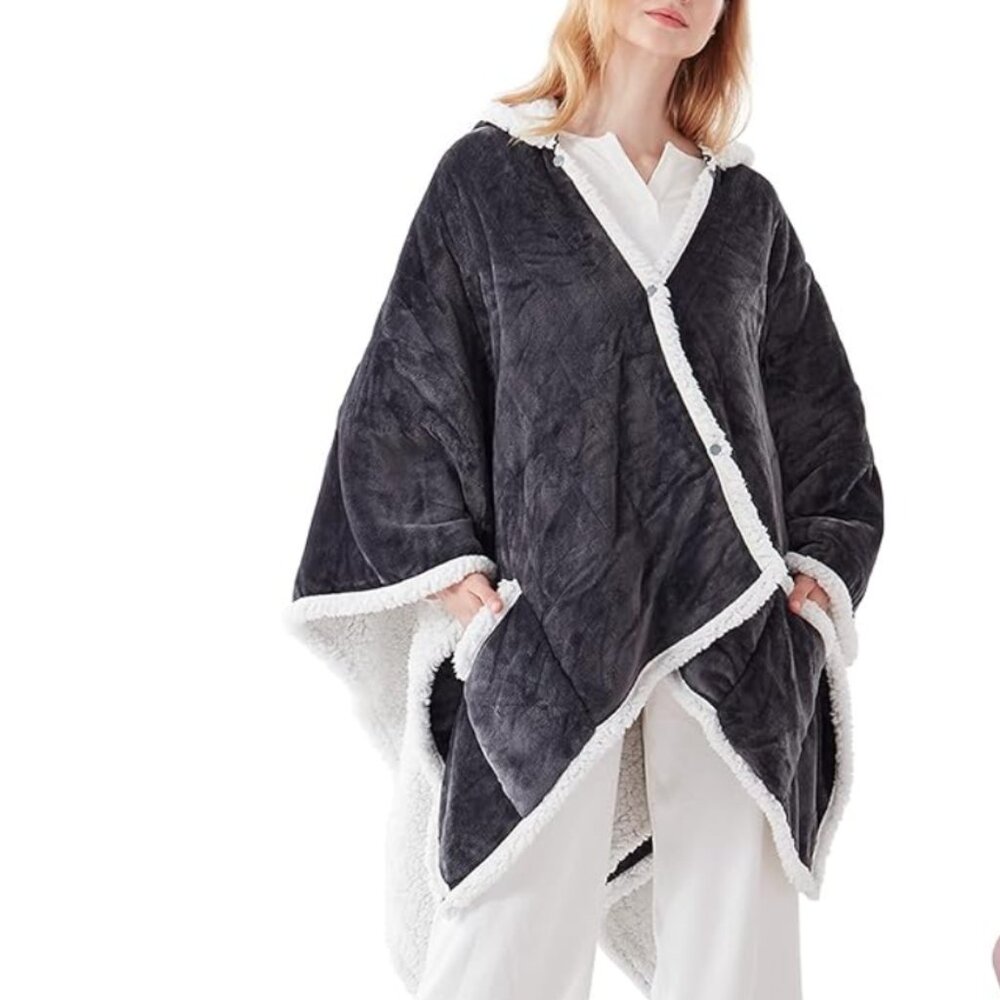 Cozy Reversible Hooded Cape‎ - Picture 4 of 15